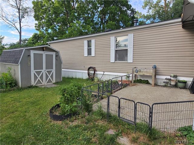 3880 Lockport Olcott, Lockport Town, NY 14094