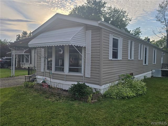 3880 Lockport Olcott, Lockport Town, NY 14094