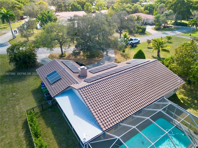 8203 NW 37th St, Coral Springs, FL 33065