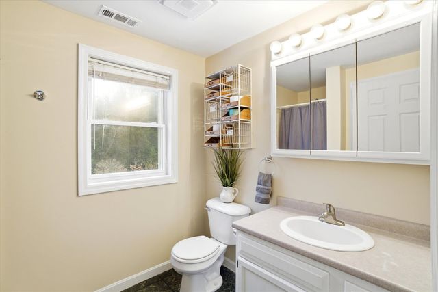 19 Ventura Drive, Raymond, NH 03077