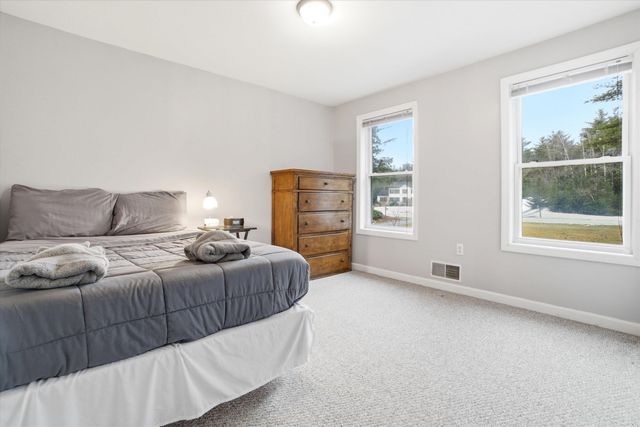 19 Ventura Drive, Raymond, NH 03077