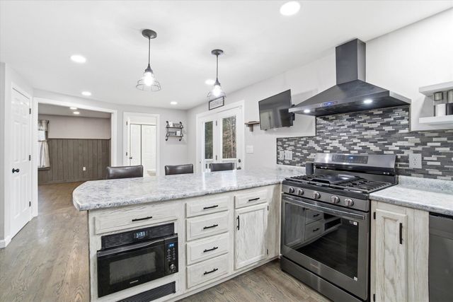 19 Ventura Drive, Raymond, NH 03077