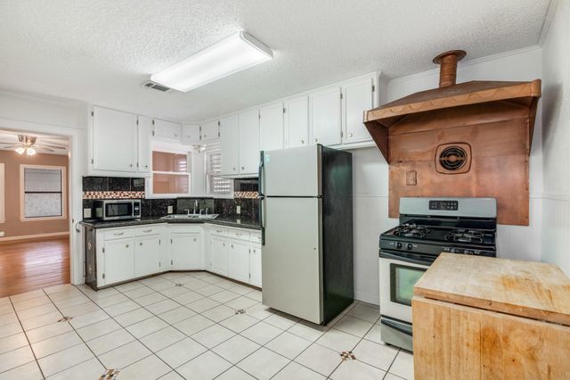 1413 53rd Street, Galveston, TX 77551