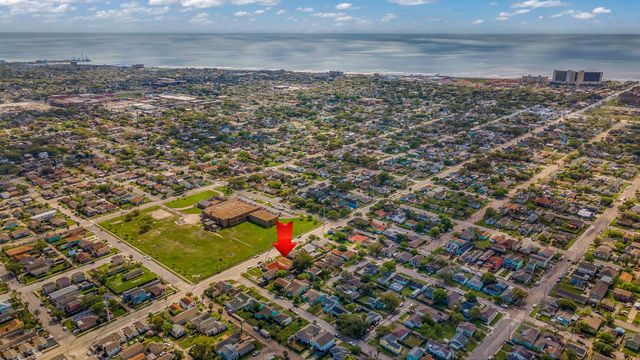 1413 53rd Street, Galveston, TX 77551