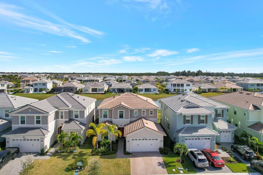 4620 Ambersweet Way, The Acreage, FL 33470