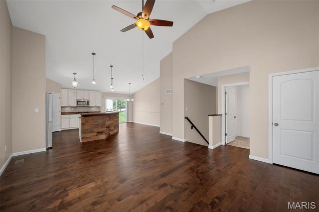 5366 Lakepath Way, Eureka, MO 63025