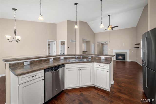 5366 Lakepath Way, Eureka, MO 63025