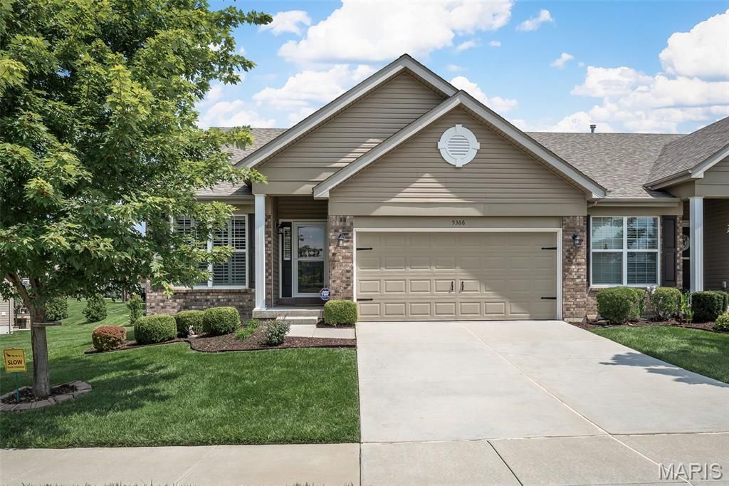 5366 Lakepath Way, Eureka, MO 63025