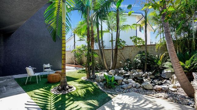 1709 Bolsa, Seal Beach, CA 90740