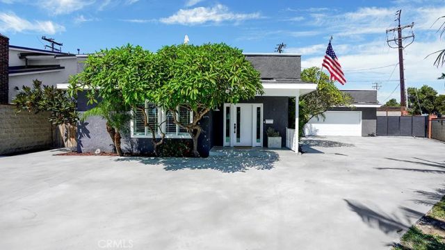 1709 Bolsa, Seal Beach, CA 90740