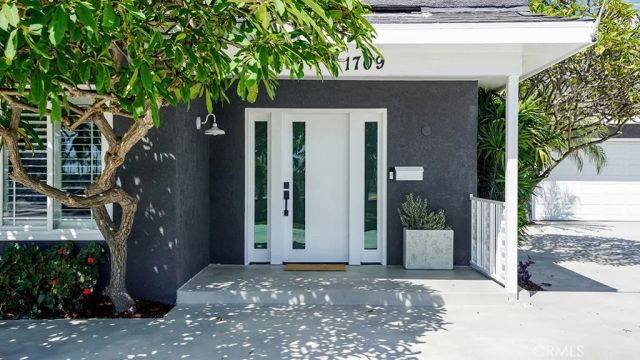 1709 Bolsa, Seal Beach, CA 90740