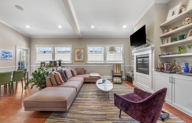 616 E 4th St 402, Boston, MA 02127