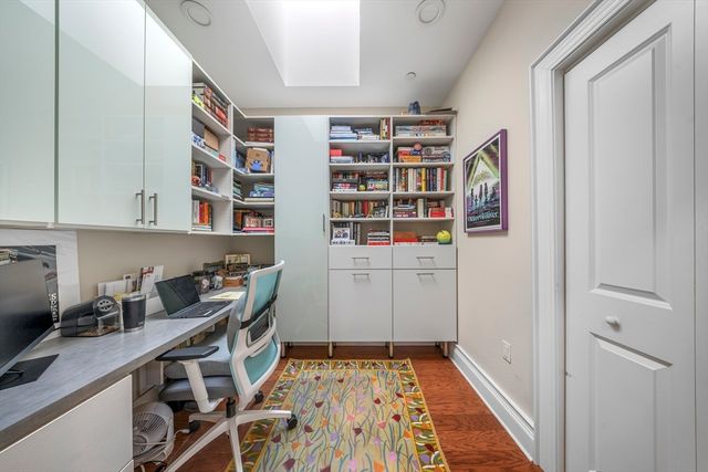 616 E 4th St 402, Boston, MA 02127