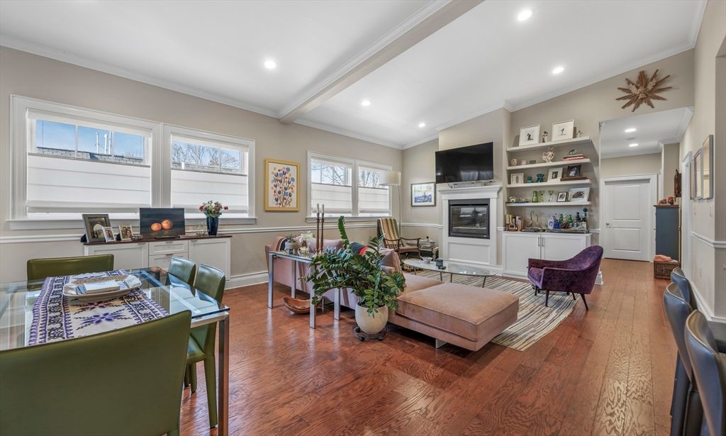 616 E 4th St 402, Boston, MA 02127