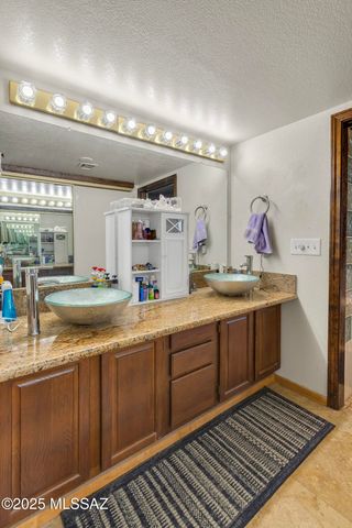 7370 S Cactus Thorn Lane, Tucson, AZ 85747