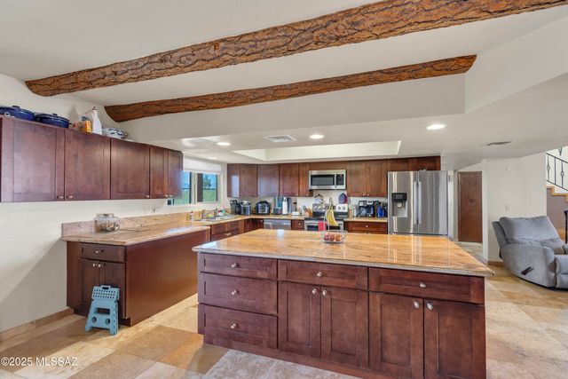 7370 S Cactus Thorn Lane, Tucson, AZ 85747