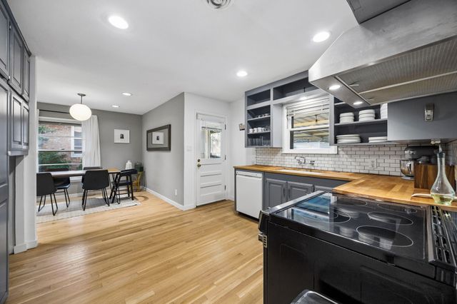 2111 Melbourne Avenue, Dallas, TX 75224
