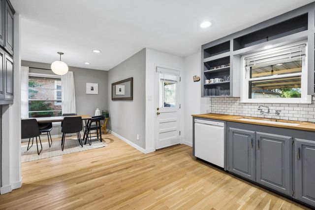2111 Melbourne Avenue, Dallas, TX 75224