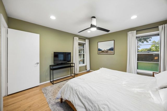 2111 Melbourne Avenue, Dallas, TX 75224