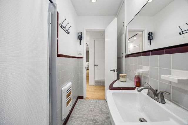 2111 Melbourne Avenue, Dallas, TX 75224