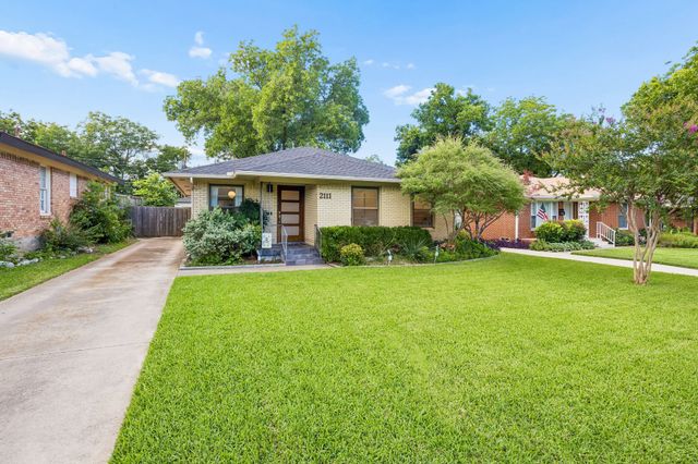 2111 Melbourne Avenue, Dallas, TX 75224