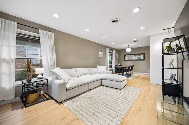 2111 Melbourne Avenue, Dallas, TX 75224
