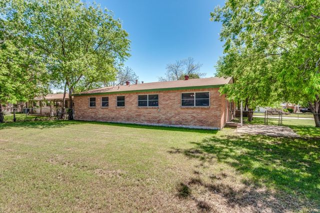 201 Wofford Way, Saginaw, TX 76179