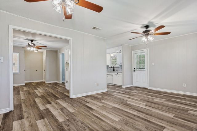 201 Wofford Way, Saginaw, TX 76179