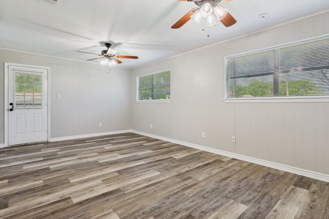 201 Wofford Way, Saginaw, TX 76179