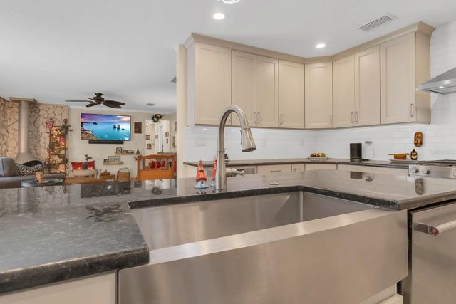 210 ROYAL OAKS CIRCLE, Longwood, FL 32779