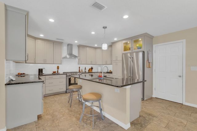 210 ROYAL OAKS CIRCLE, Longwood, FL 32779