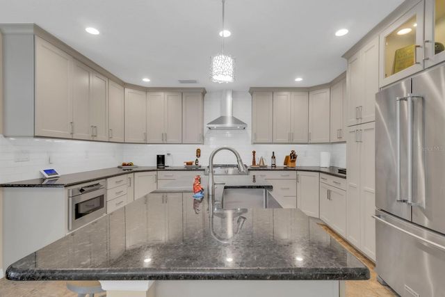 210 ROYAL OAKS CIRCLE, Longwood, FL 32779