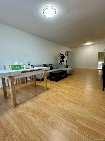 42-40 Bowne Street 3L, Flushing, NY 11355