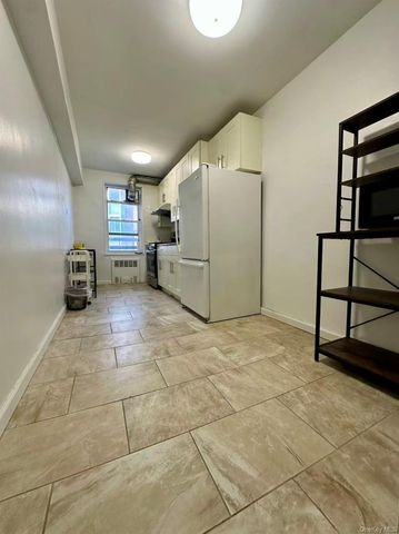 42-40 Bowne Street 3L, Flushing, NY 11355