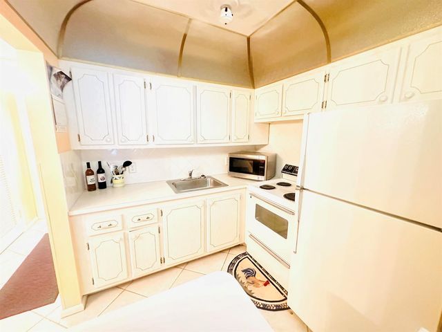 59 OAKRIDGE E, Deerfield Beach, FL 33442