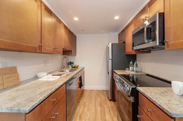 990 Massachusetts Ave 73, Arlington, MA 02476