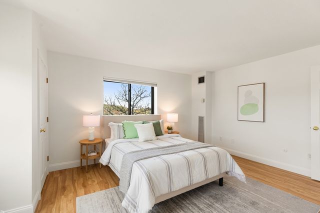 990 Massachusetts Ave 73, Arlington, MA 02476