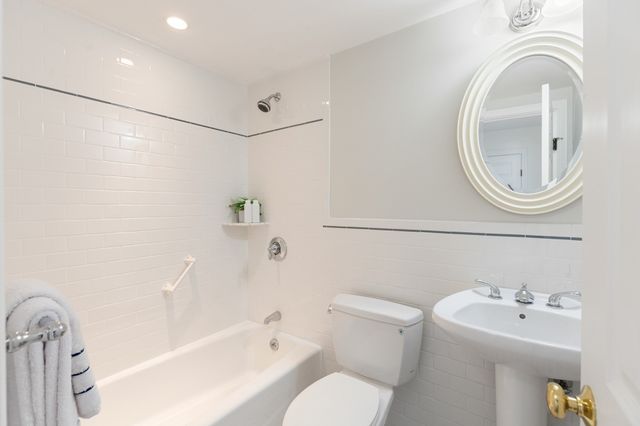 990 Massachusetts Ave 73, Arlington, MA 02476