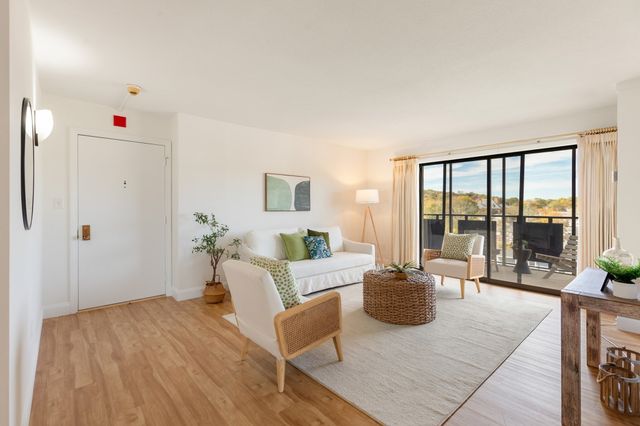 990 Massachusetts Ave 73, Arlington, MA 02476