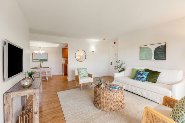 990 Massachusetts Ave 73, Arlington, MA 02476