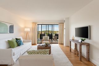 990 Massachusetts Ave 73, Arlington, MA 02476