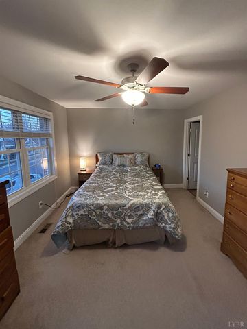 624 Capstone Drive, Lynchburg, VA 24502