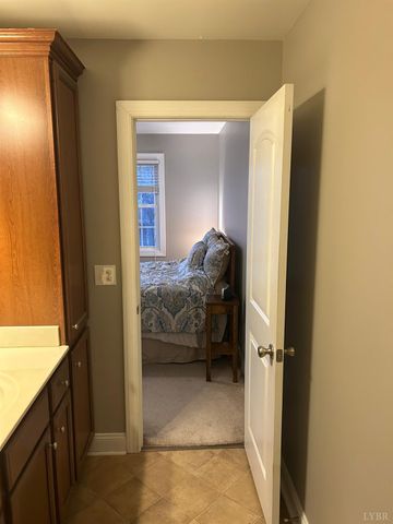 624 Capstone Drive, Lynchburg, VA 24502