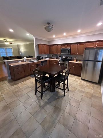 624 Capstone Drive, Lynchburg, VA 24502