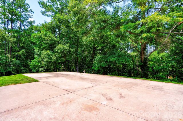 189 Hazelhurst Lane, Mooresboro, NC 28114