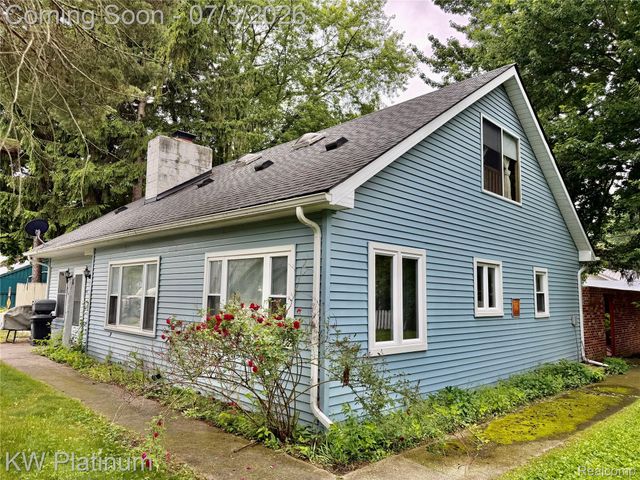 7955 Lakeshore Road, Burtchville Township, MI 48059