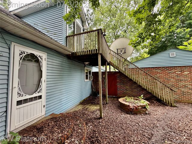 7955 Lakeshore Road, Burtchville Township, MI 48059
