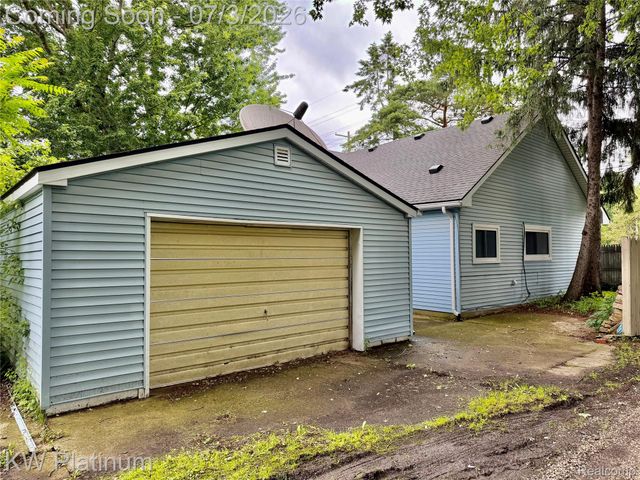 7955 Lakeshore Road, Burtchville Township, MI 48059