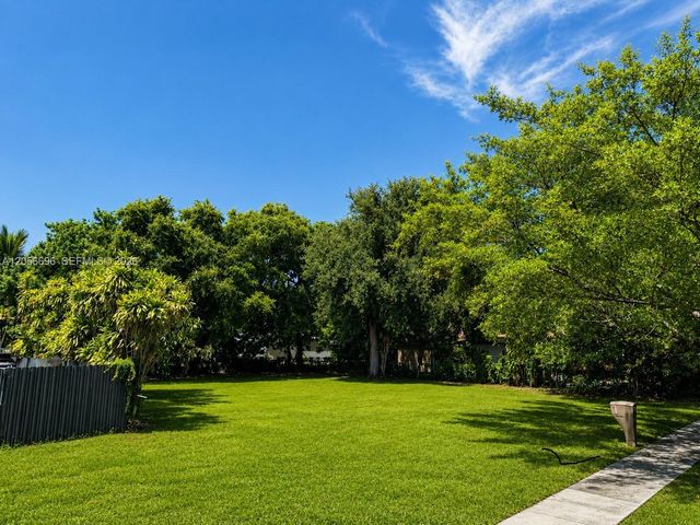 1845 NE 153rd St, North Miami Beach, FL 33162