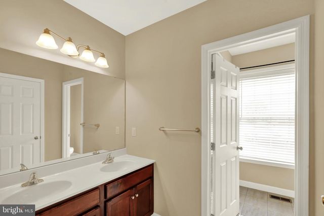 658 EBERSOLE RD, Reading, PA 19605
